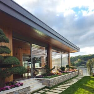 Solid Polikarbon Gerçekten Kırılmaz mı? Şeffaf Kepenklerin Dayanıklılık Sırrı